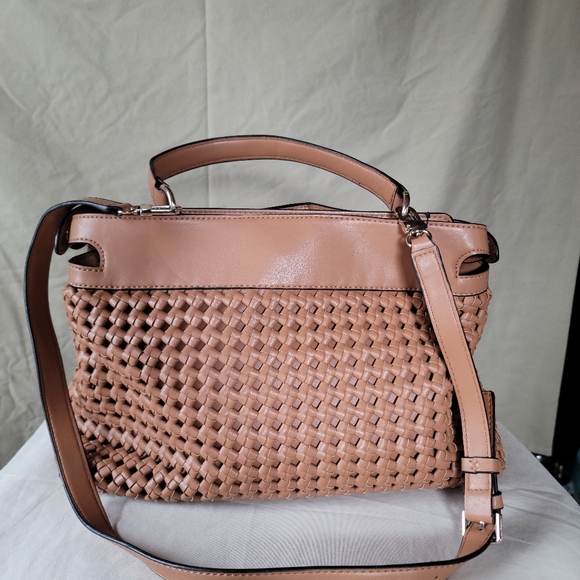 Guess purse - Picture 4 of 10